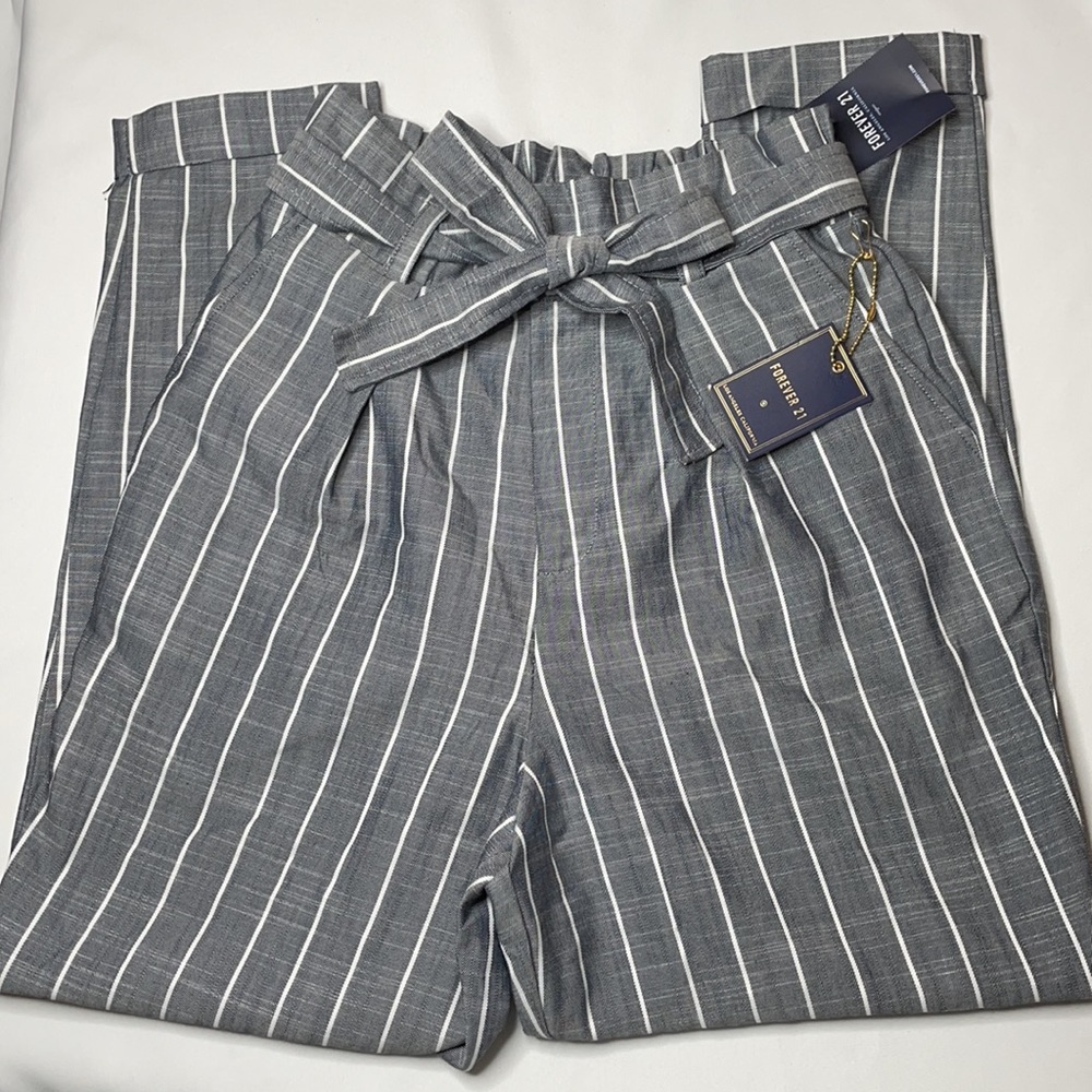 Woman’s woven striped cuffed pants size S